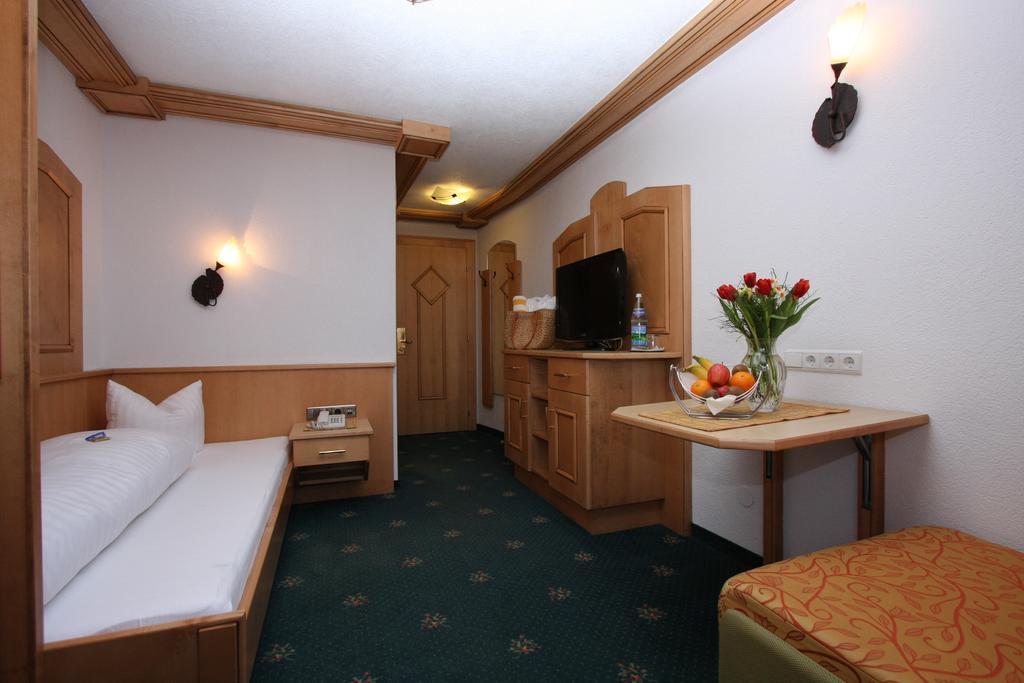 Alphotel Garni Salner Ишгль Экстерьер фото